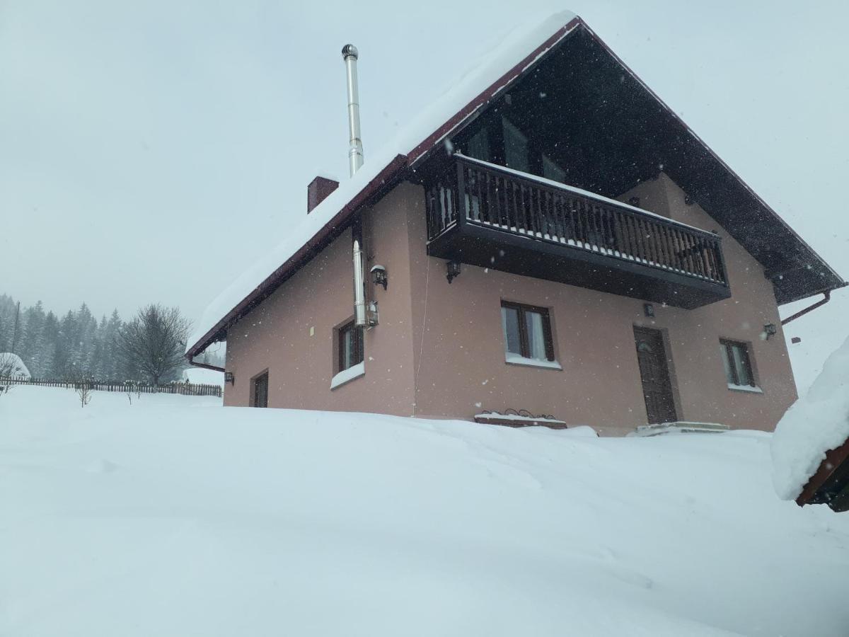 Pensiunea Casa Fierarul din Bucovina Vatra Moldoviţei Cameră foto