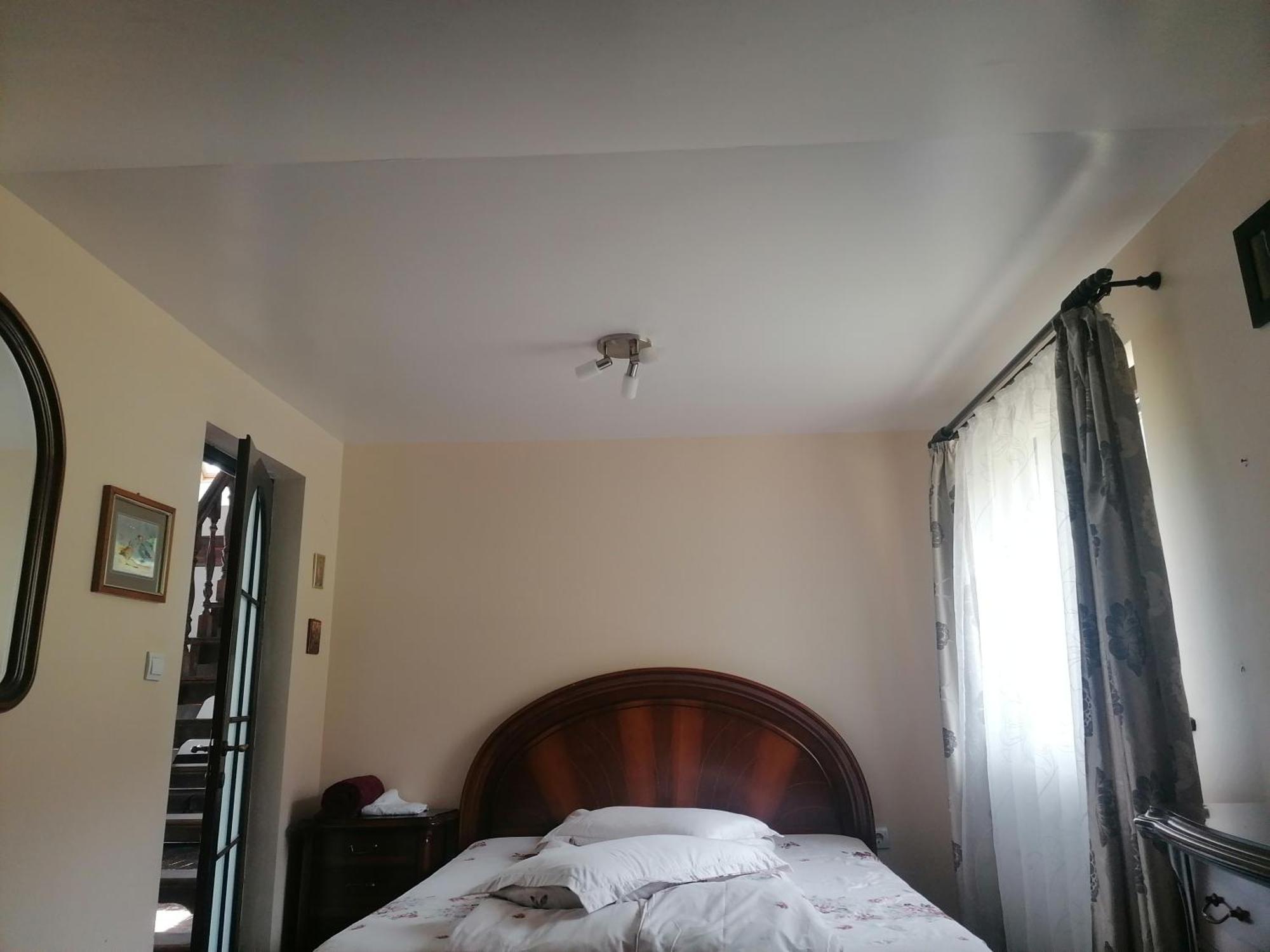 Pensiunea Casa Fierarul din Bucovina Vatra Moldoviţei Cameră foto