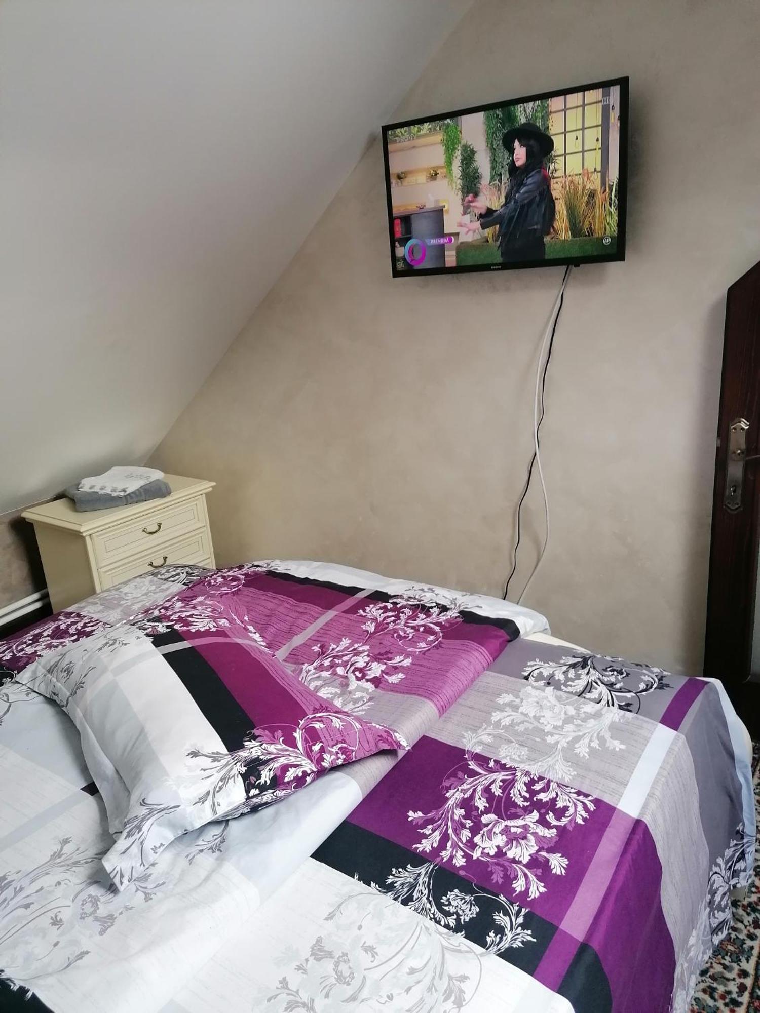 Pensiunea Casa Fierarul din Bucovina Vatra Moldoviţei Cameră foto